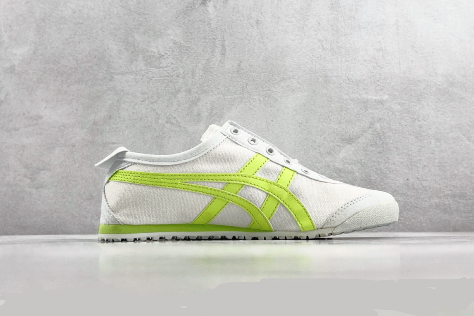 PK帆布特价 
全新工厂开发 Onitsuka Tiger鬼塚虎 MEXICO 66 浅绿白

货号：1