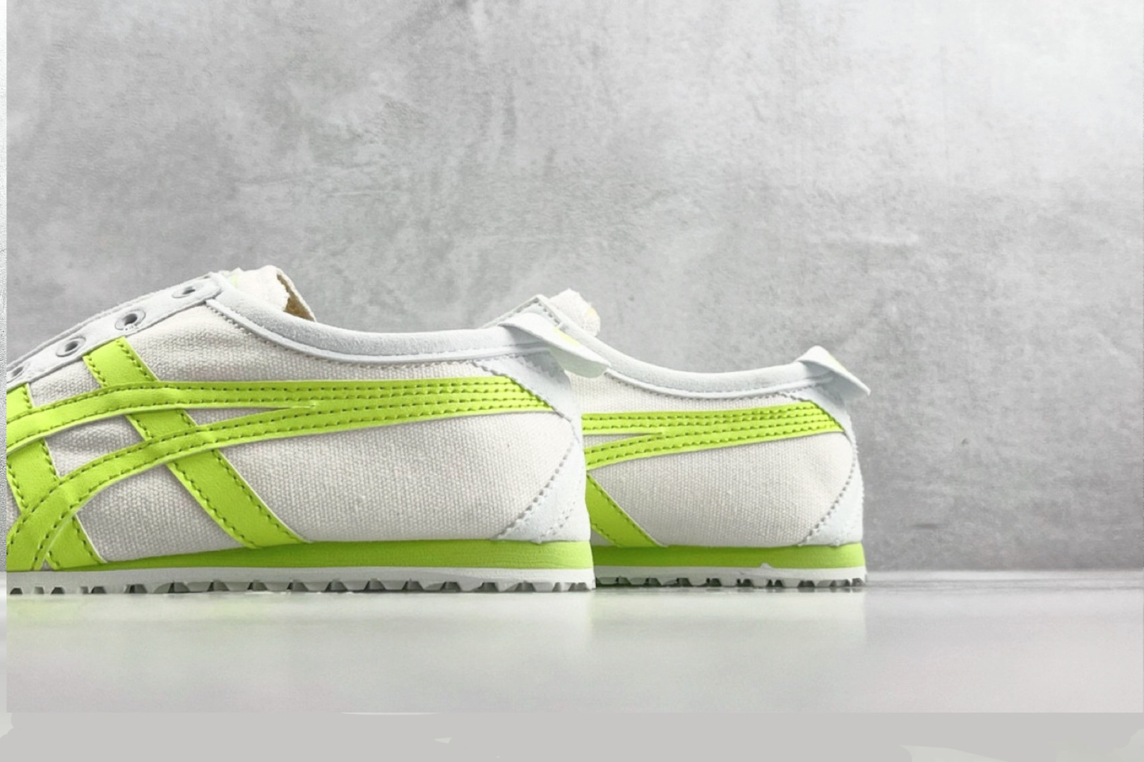 PK帆布特价 
全新工厂开发 Onitsuka Tiger鬼塚虎 MEXICO 66 浅绿白

货号：1
