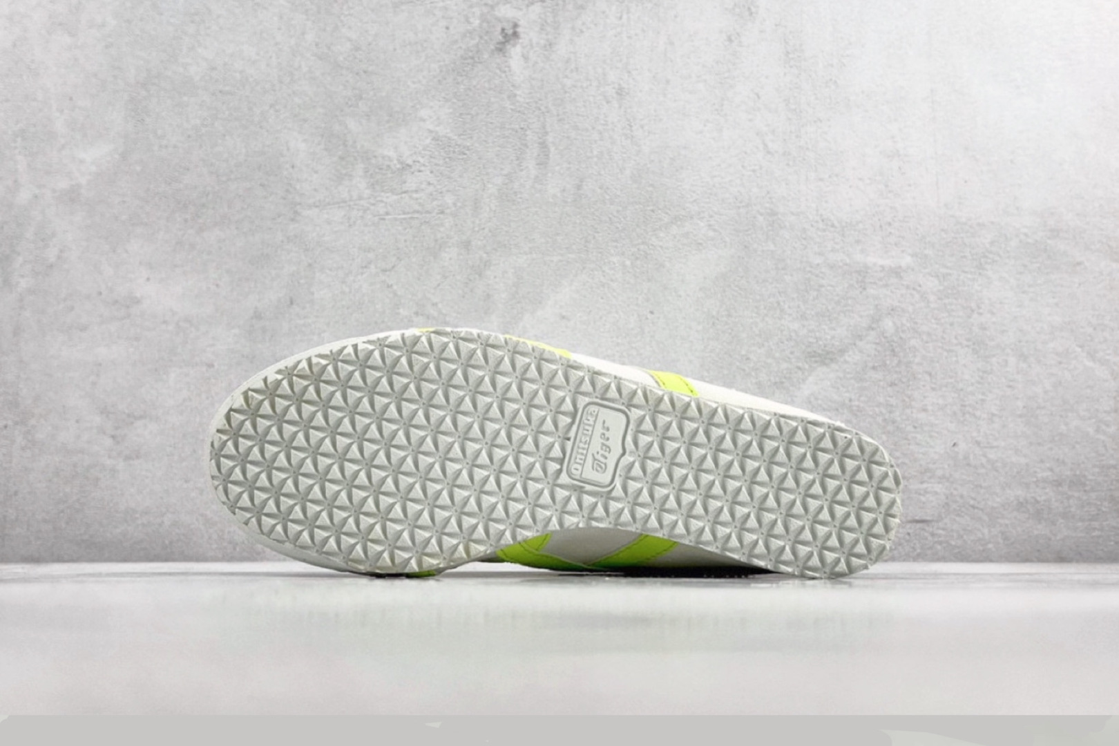 PK帆布特价 
全新工厂开发 Onitsuka Tiger鬼塚虎 MEXICO 66 浅绿白

货号：1