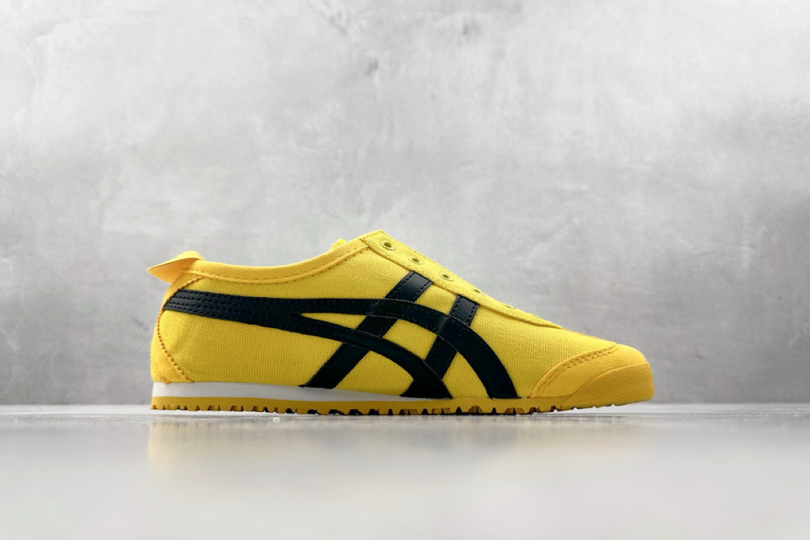 PK帆布特价 
全新工厂开发 Onitsuka Tiger鬼塚虎 MEXICO 66  Slip-On 