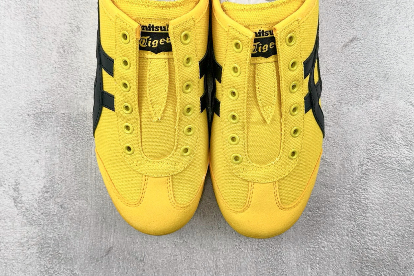 PK帆布特价 
全新工厂开发 Onitsuka Tiger鬼塚虎 MEXICO 66  Slip-On 