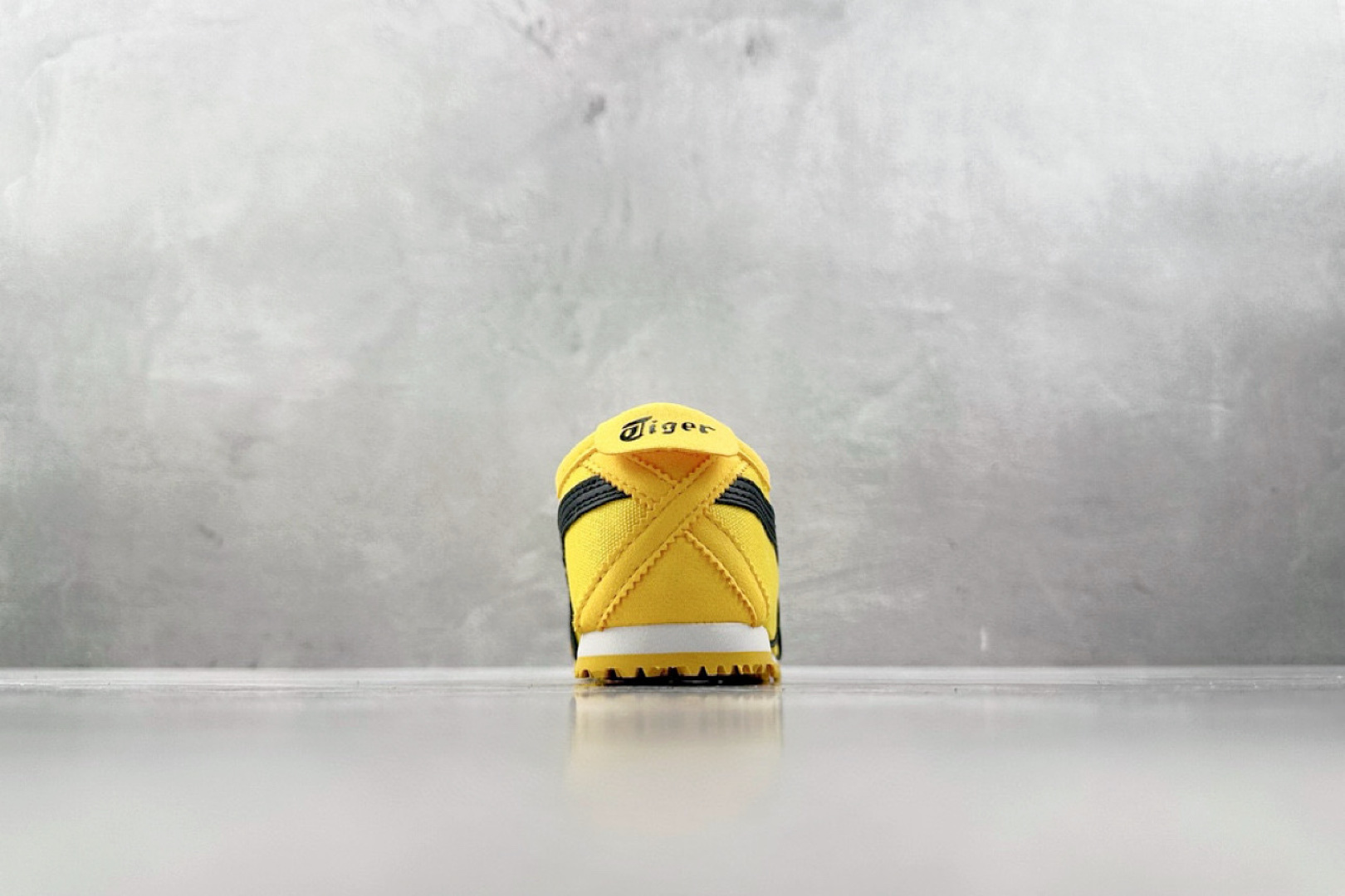 PK帆布特价 
全新工厂开发 Onitsuka Tiger鬼塚虎 MEXICO 66  Slip-On 