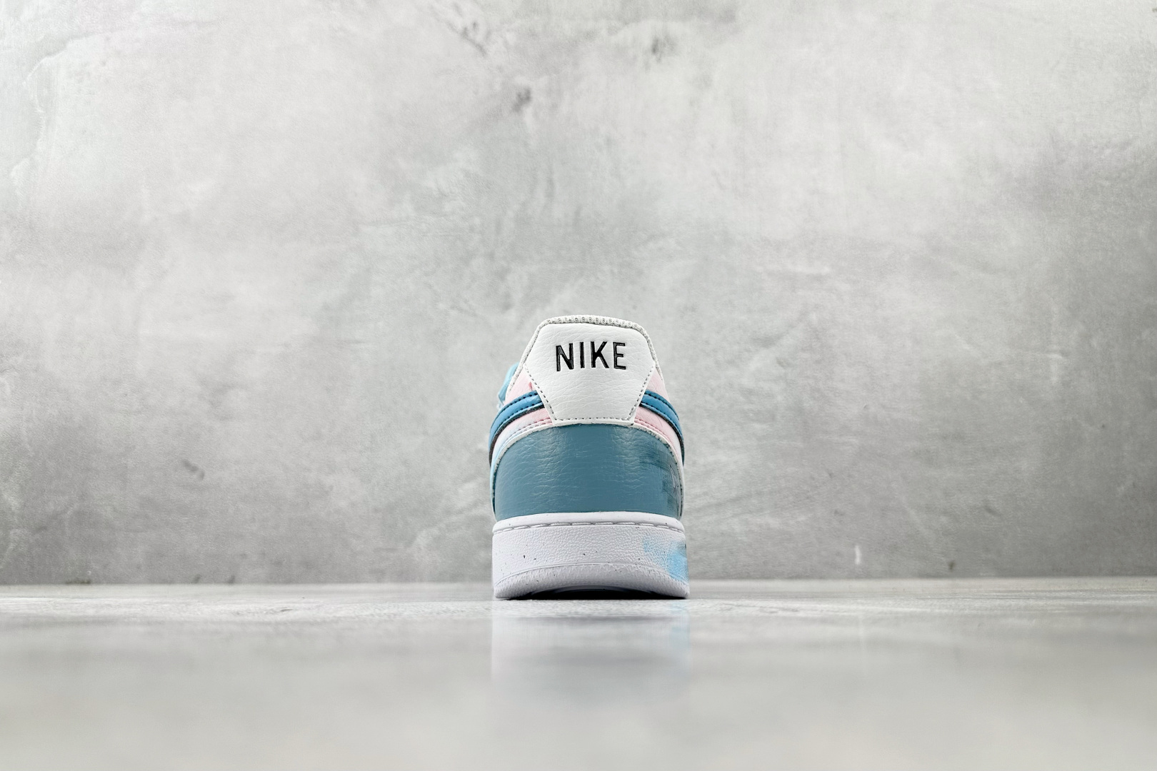 定制版  
【定制球鞋】Nike Court Vision 半夏晚晚 粉蓝白

货号：DH2987-10