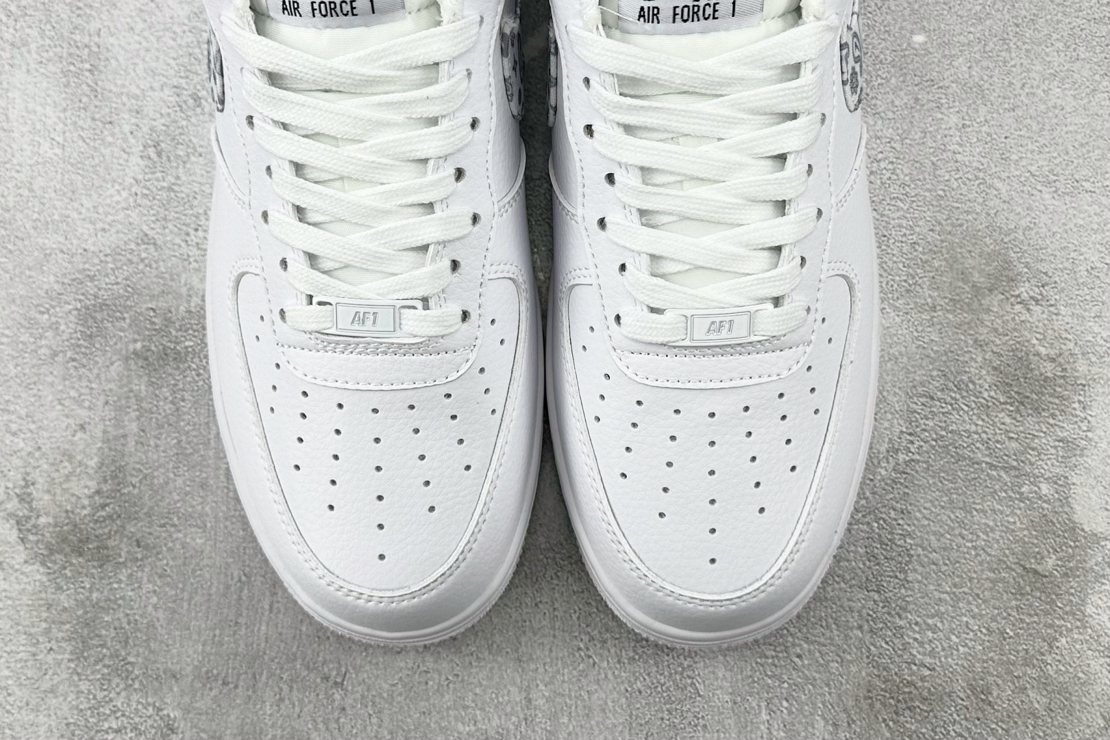 
外贸批次  Nike Air Force 1'07 ESS White Paisley 白灰

货号：