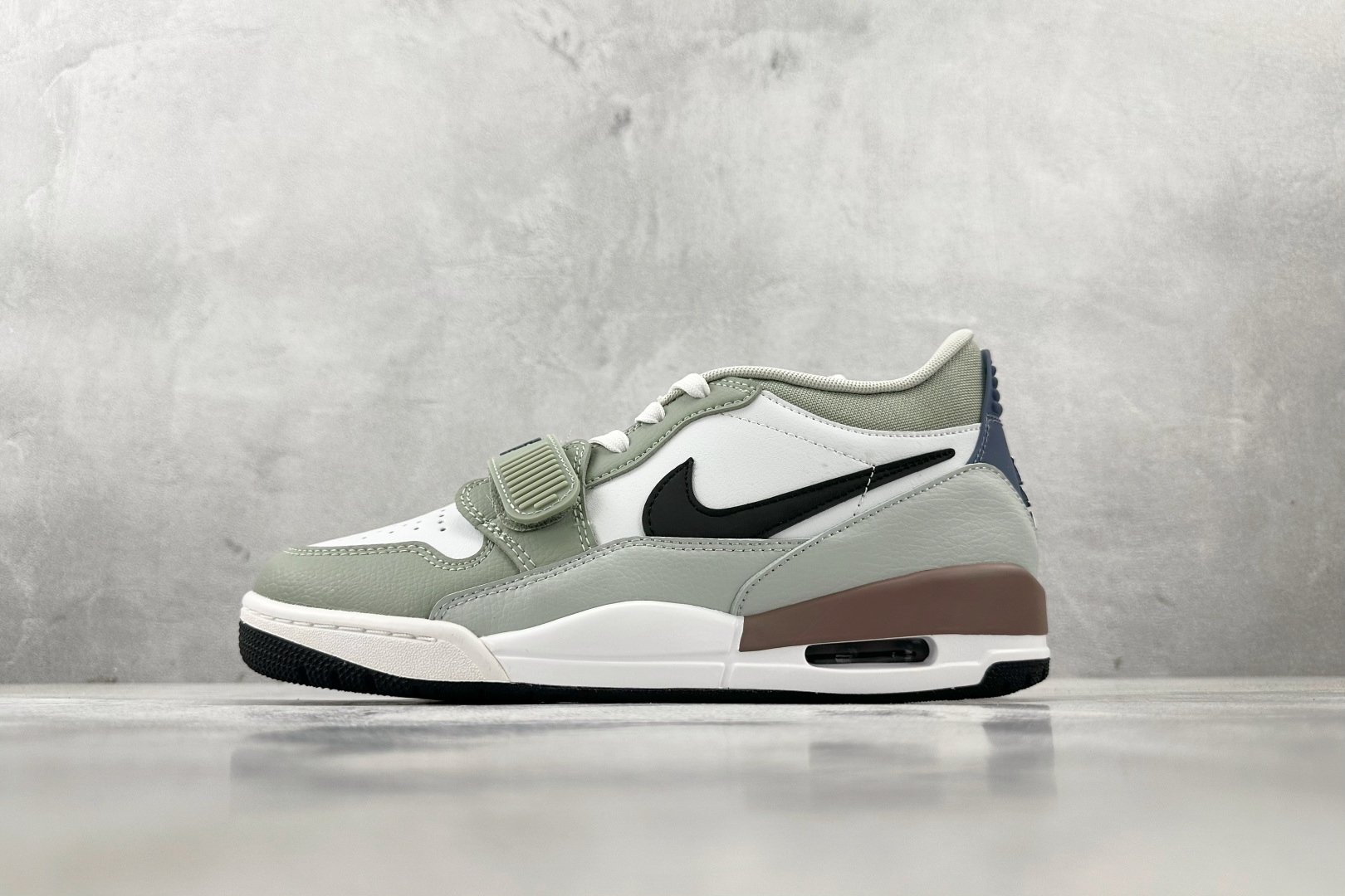 
外贸批次  Jordan Legacy 312 Low 白绿色

货号：HV5970-101
尺码：3