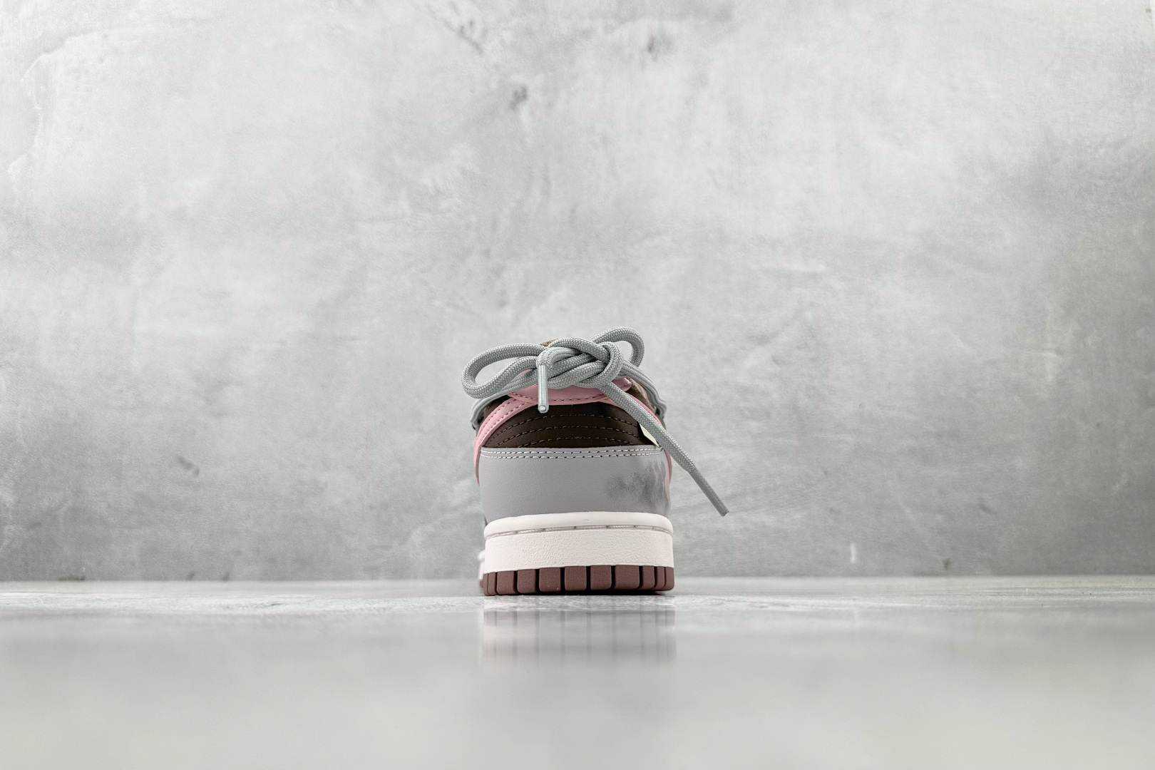 YC 
【定制球鞋】Nike Dunk 考拉派对 粉棕黑

货号：FZ3611-208
尺码：35.5 