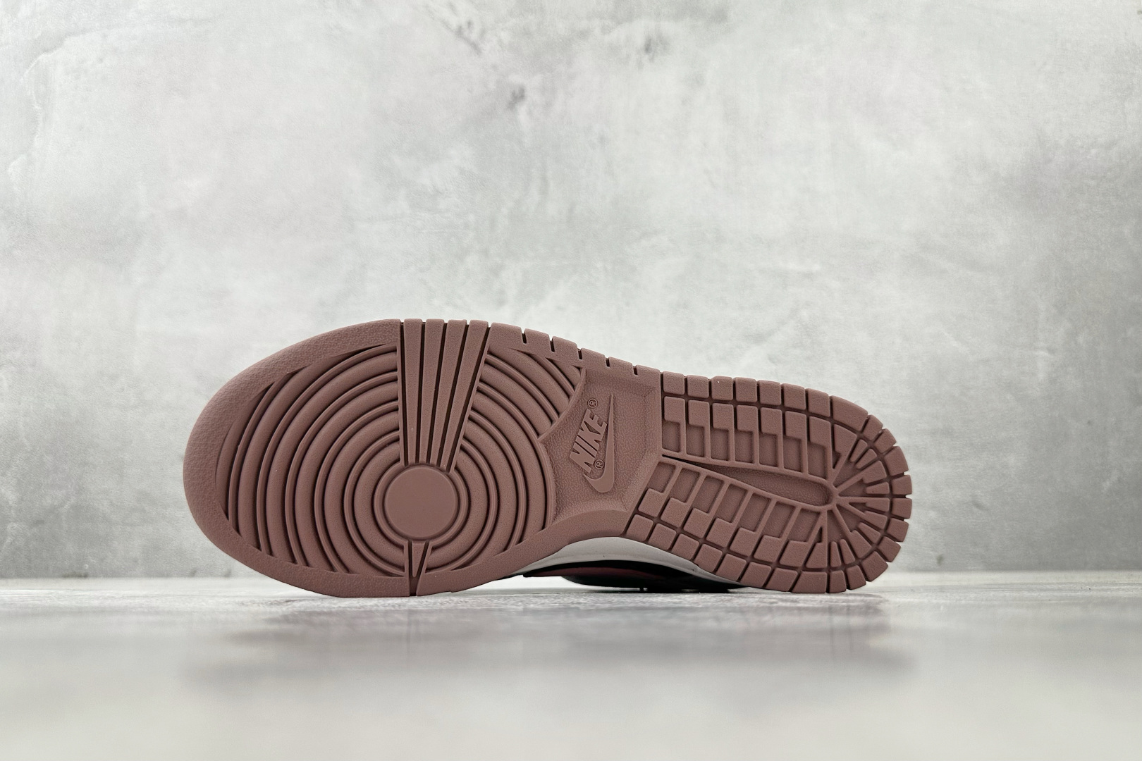 YC 
【定制球鞋】Nike Dunk 考拉派对 粉棕黑

货号：FZ3611-208
尺码：35.5 