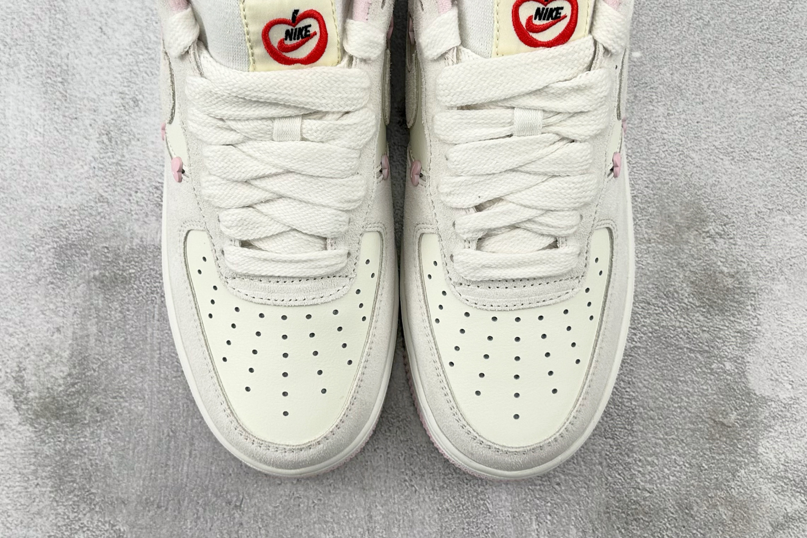 5A 
口碑之作  Nike Air Force 1 Low “Valentine’'s Day”情人节