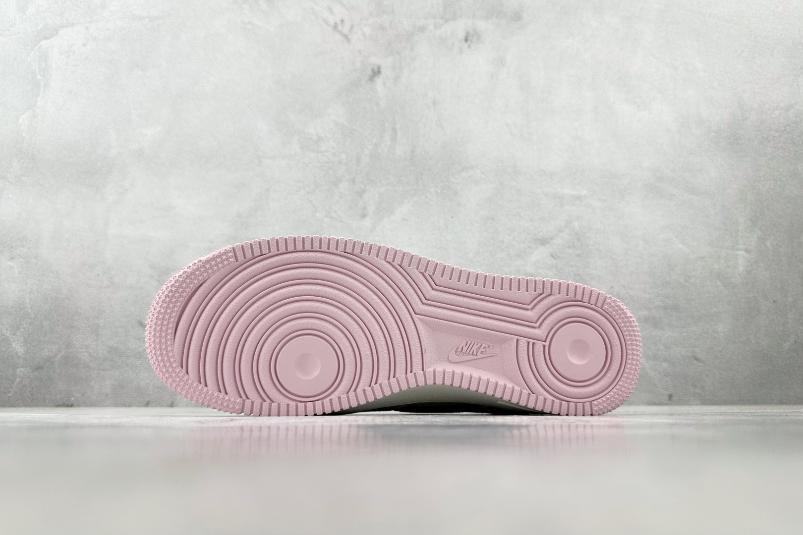 5A 
口碑之作  Nike Air Force 1 Low “Valentine’'s Day”情人节
