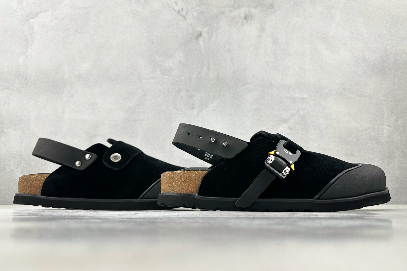 莞产 
Birkenstock x DIOR迪奥 Tokio 勃肯鞋 黑色

货号：3SA116ZSD_