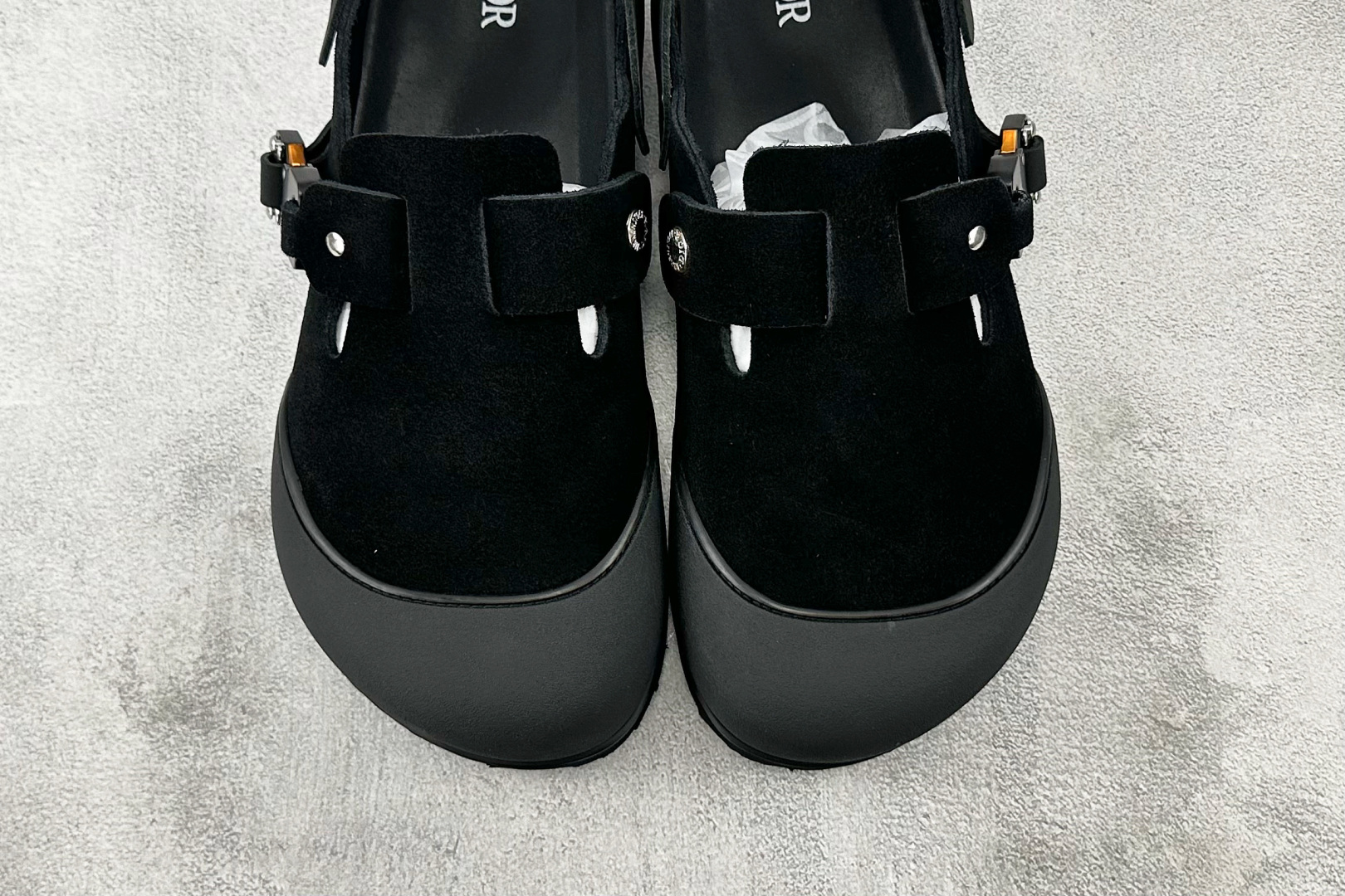 莞产 
Birkenstock x DIOR迪奥 Tokio 勃肯鞋 黑色

货号：3SA116ZSD_