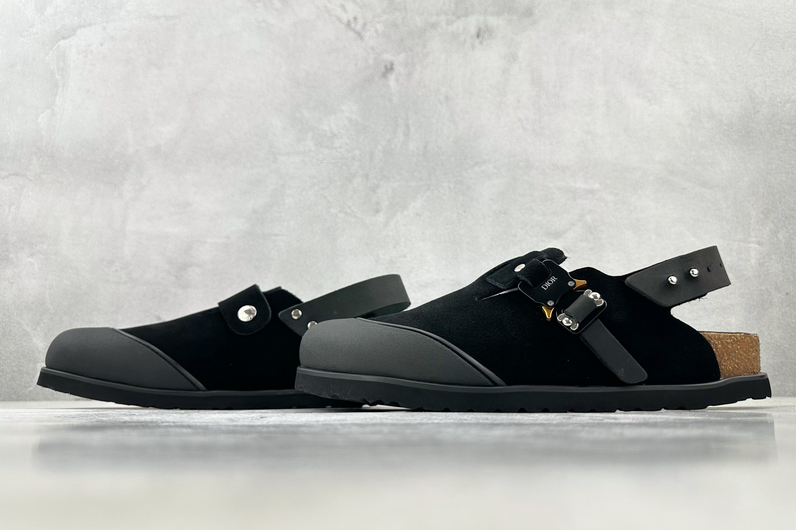 莞产 
Birkenstock x DIOR迪奥 Tokio 勃肯鞋 黑色

货号：3SA116ZSD_