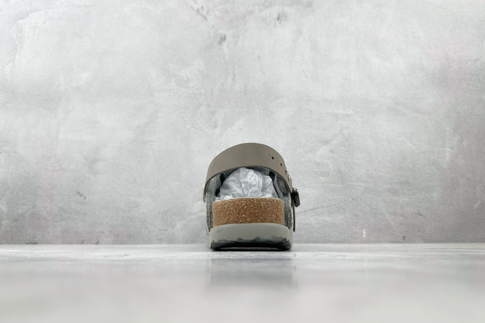 莞产 
Birkenstock x DIOR迪奥 Tokio 勃肯鞋 灰色

货号：3SA116ZSC_