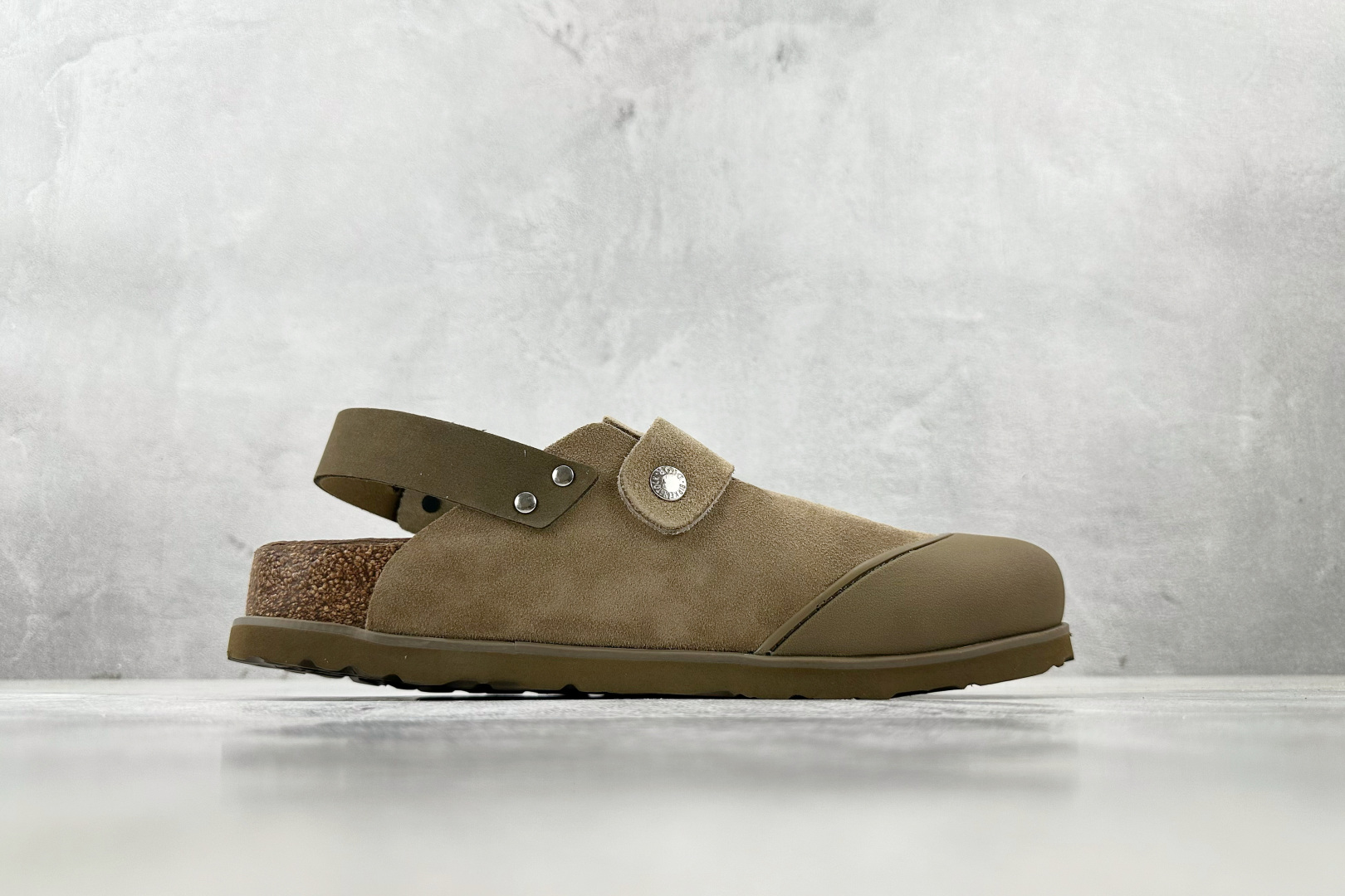 莞产 
Birkenstock x DIOR迪奥 Tokio 勃肯鞋 棕色

货号：3SA116ZSD_