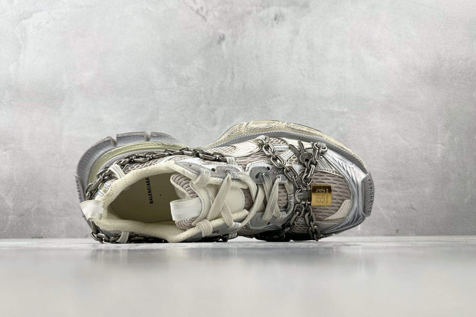 VG 
代购版 Balenciaga巴黎世家 3XL 灰银 童心锁

货号： W3XPL 9182
尺码