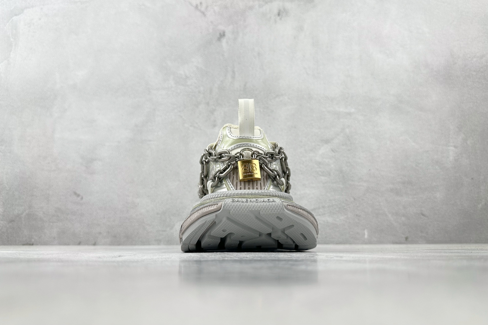 VG 
代购版 Balenciaga巴黎世家 3XL 灰银 童心锁

货号： W3XPL 9182
尺码