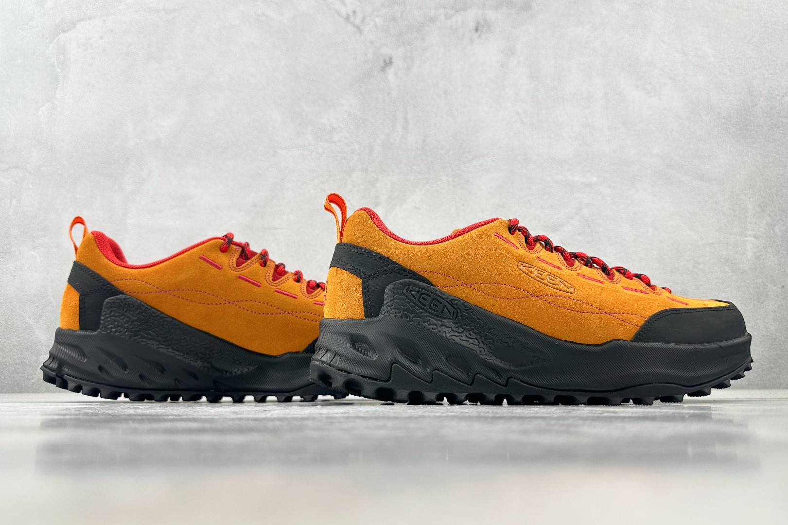 ZX 神版 
KEEN Jasper Zionic 橙色

货号：
尺码：36 36.5 37 38.5