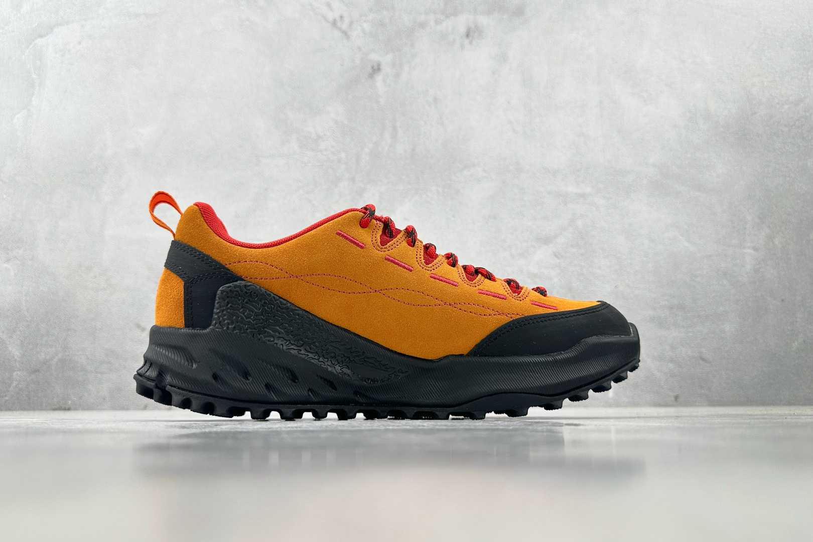 ZX 神版 
KEEN Jasper Zionic 橙色

货号：
尺码：36 36.5 37 38.5