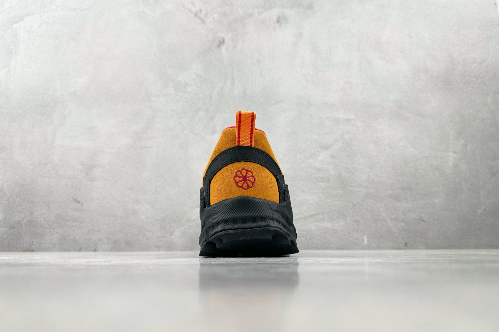 ZX 神版 
KEEN Jasper Zionic 橙色

货号：
尺码：36 36.5 37 38.5