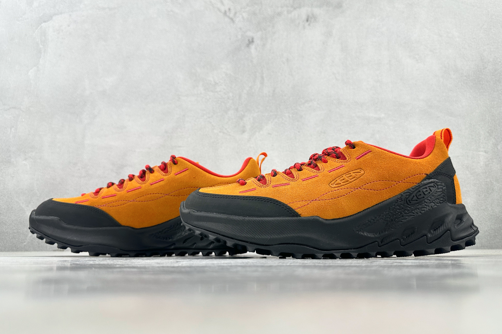 ZX 神版 
KEEN Jasper Zionic 橙色

货号：
尺码：36 36.5 37 38.5