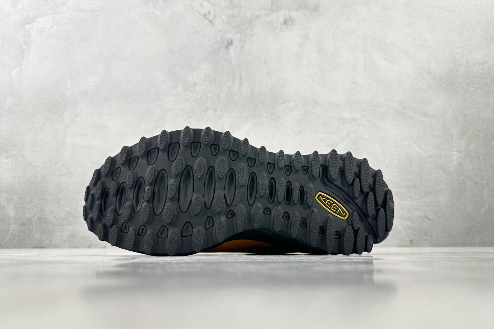 ZX 神版 
KEEN Jasper Zionic 橙色

货号：
尺码：36 36.5 37 38.5
