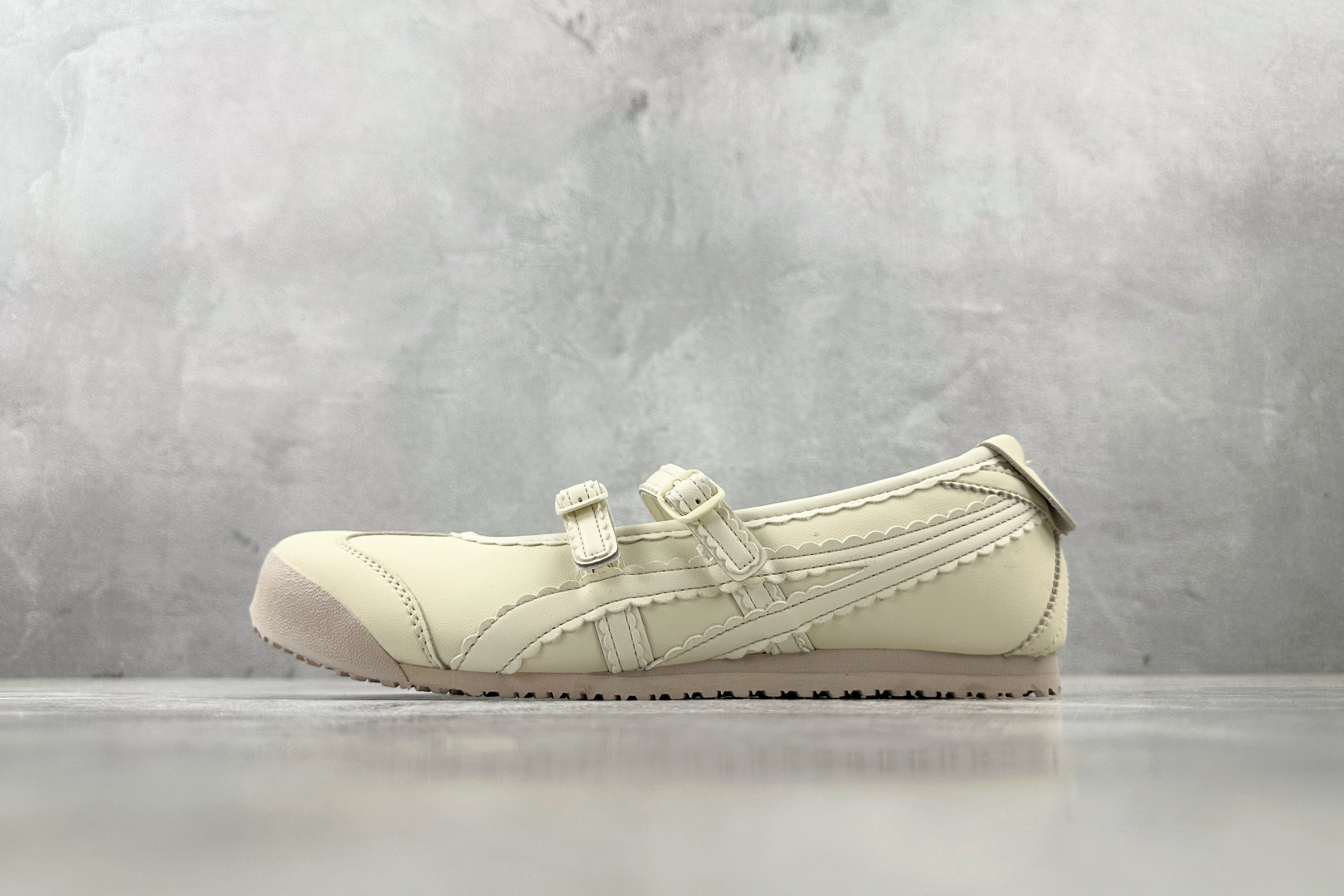 ZX 神版 
Onitsuka Tiger鬼塚虎 MEXICO 66 TGRS 米色

货号：1182A