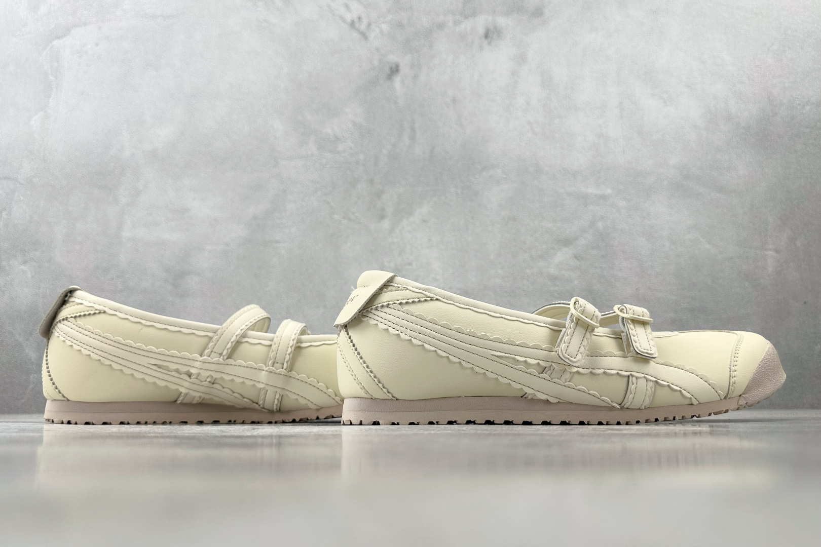 ZX 神版 
Onitsuka Tiger鬼塚虎 MEXICO 66 TGRS 米色

货号：1182A