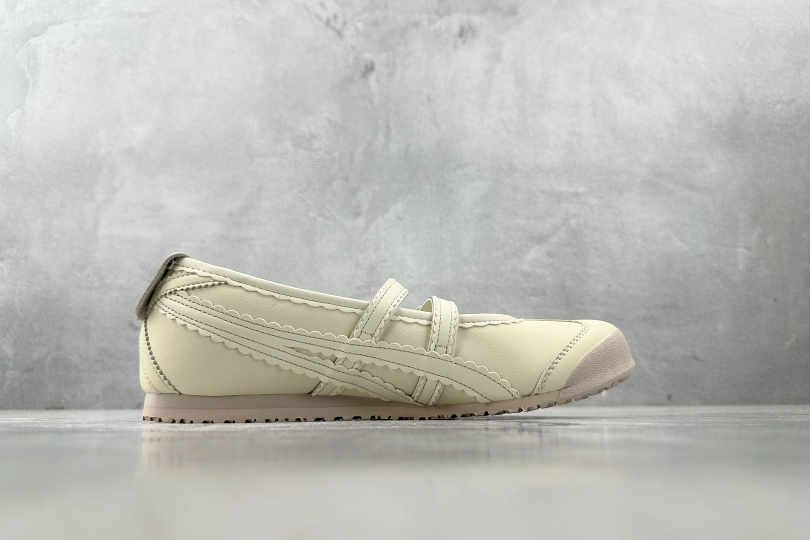 ZX 神版 
Onitsuka Tiger鬼塚虎 MEXICO 66 TGRS 米色

货号：1182A