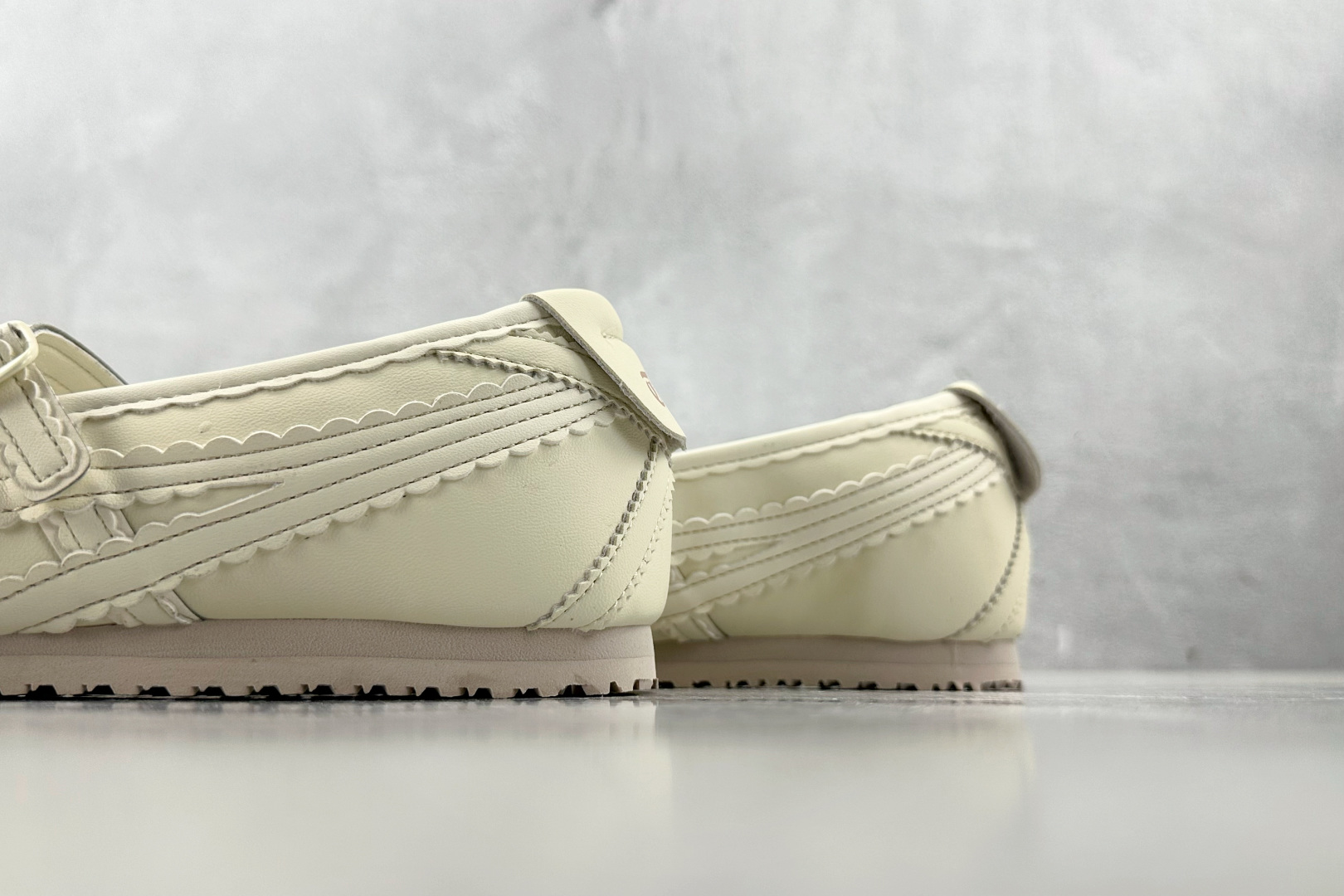 ZX 神版 
Onitsuka Tiger鬼塚虎 MEXICO 66 TGRS 米色

货号：1182A