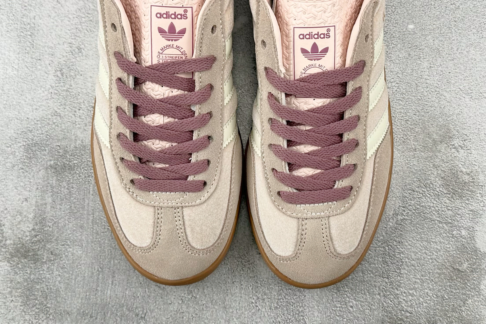 R 版 
出口订单 adidas originals GAZELLE 粉色

货号 ：JR0232
尺码