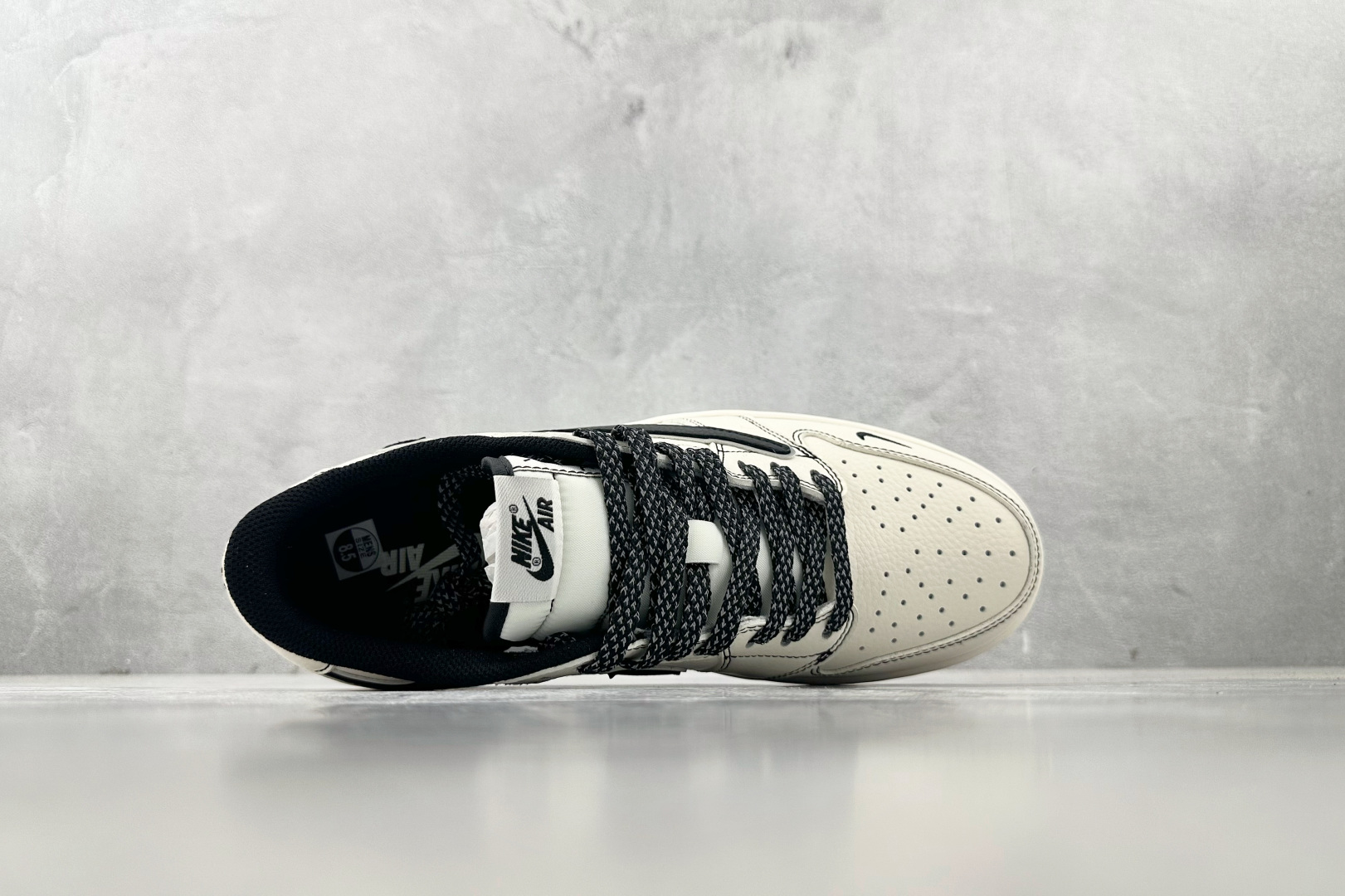 DK 
定制 Air Jordan 1 Low ow SP 米白黑

货号：DH0223 311
尺码：