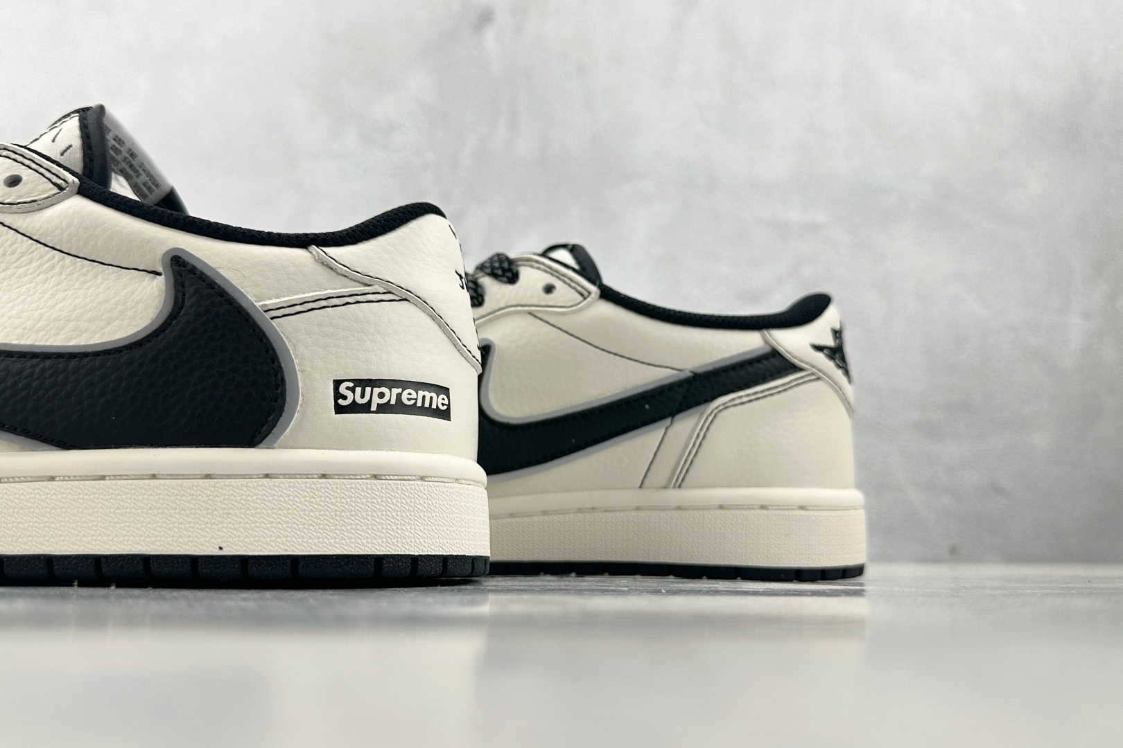 DK 
定制 Air Jordan 1 Low ow SP 米白黑

货号：DH0223 311
尺码：