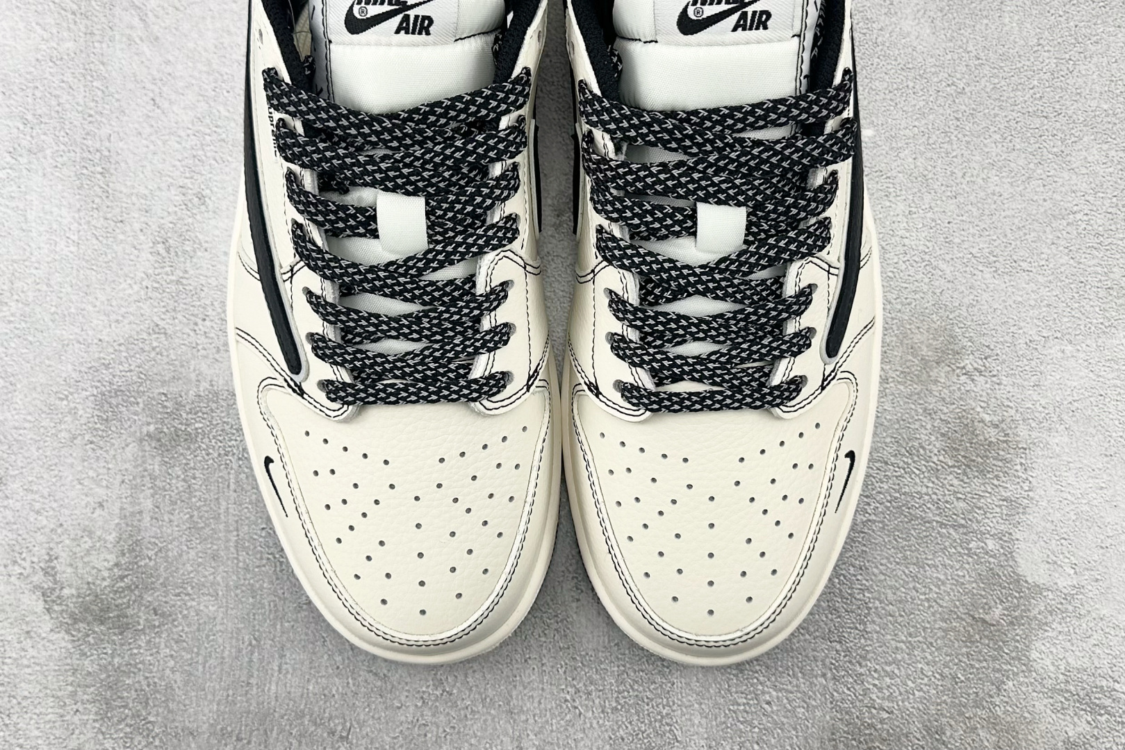 DK 
定制 Air Jordan 1 Low ow SP 米白黑

货号：DH0223 311
尺码：