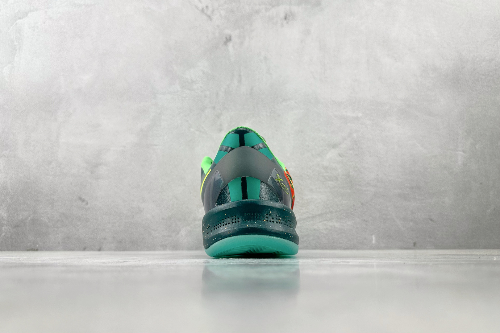 S2 
纯原生产线 Nike Kobe 8 Protro What The Kobe 橙蓝

货号：HM