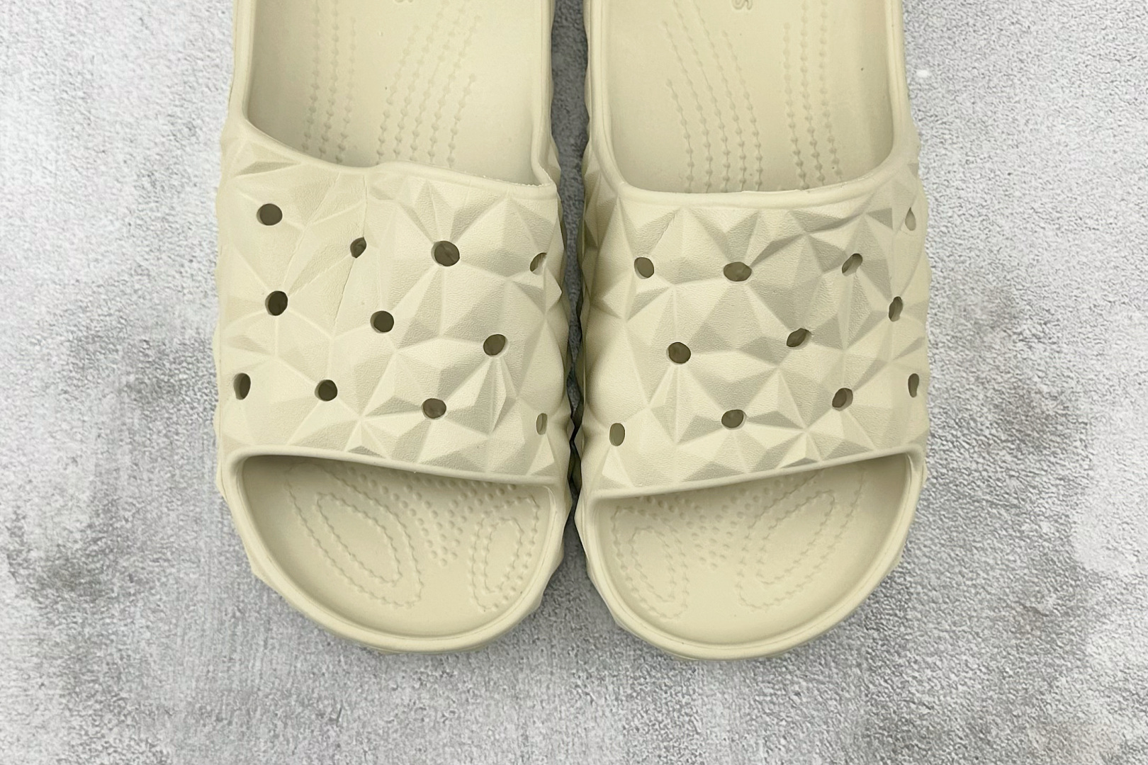 Crocs卡骆驰 骨白 209608-2Y2