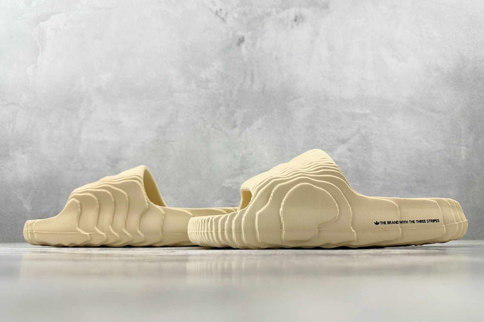adidas originals ADILETTE 22 浅黄 GX6945