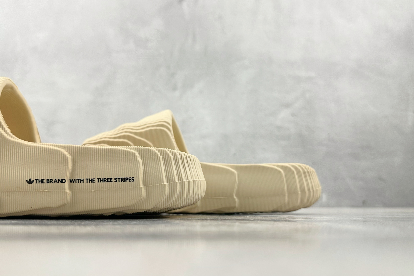adidas originals ADILETTE 22 浅黄 GX6945