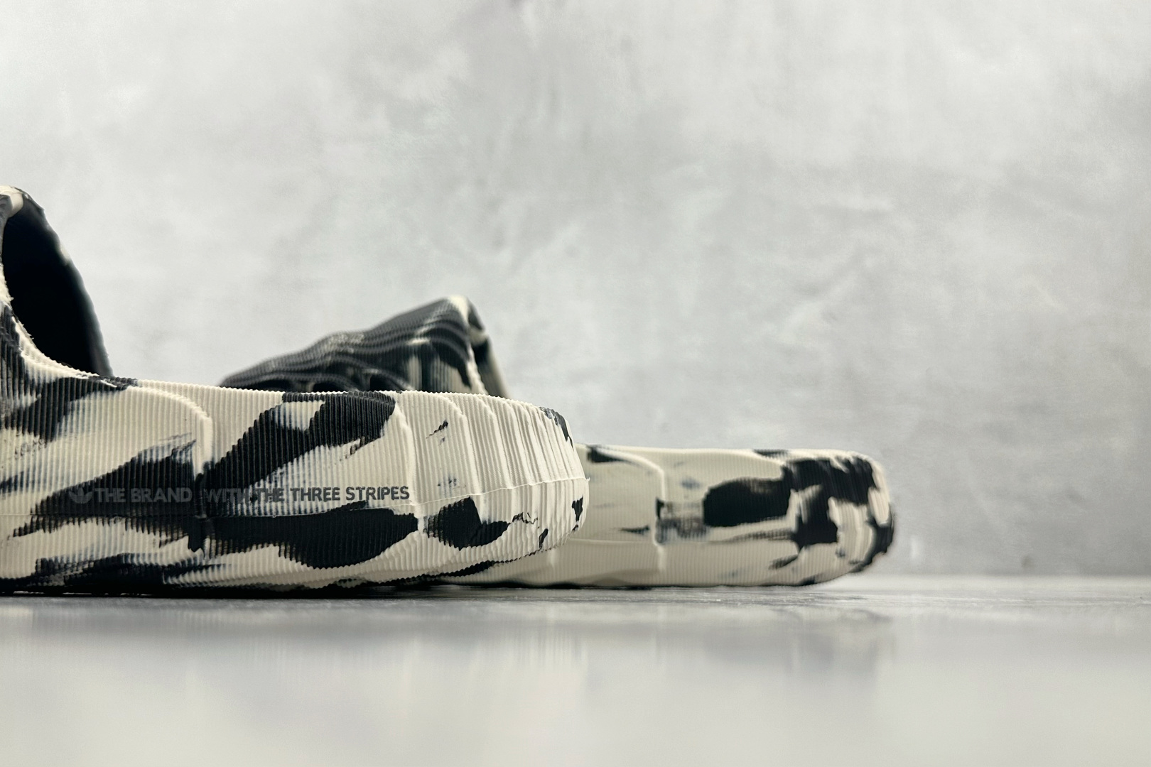adidas originals ADILETTE 22 黑灰 GX6947
