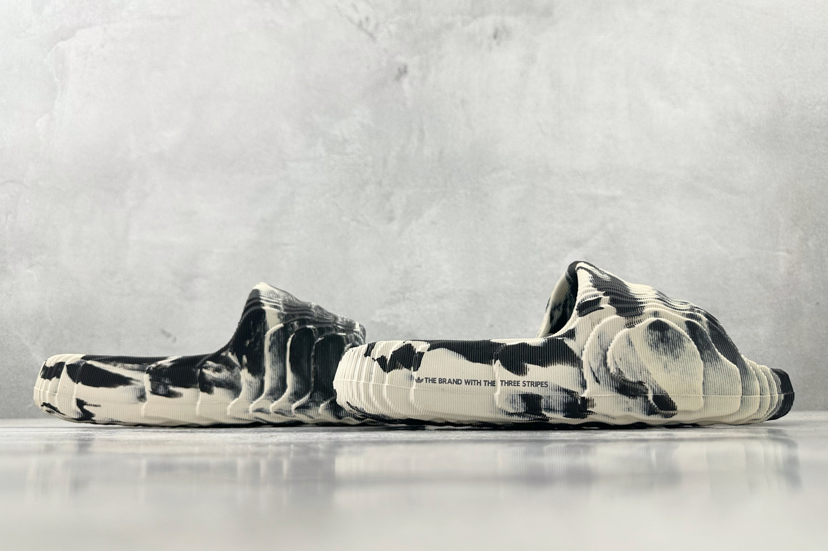 adidas originals ADILETTE 22 黑灰 GX6947