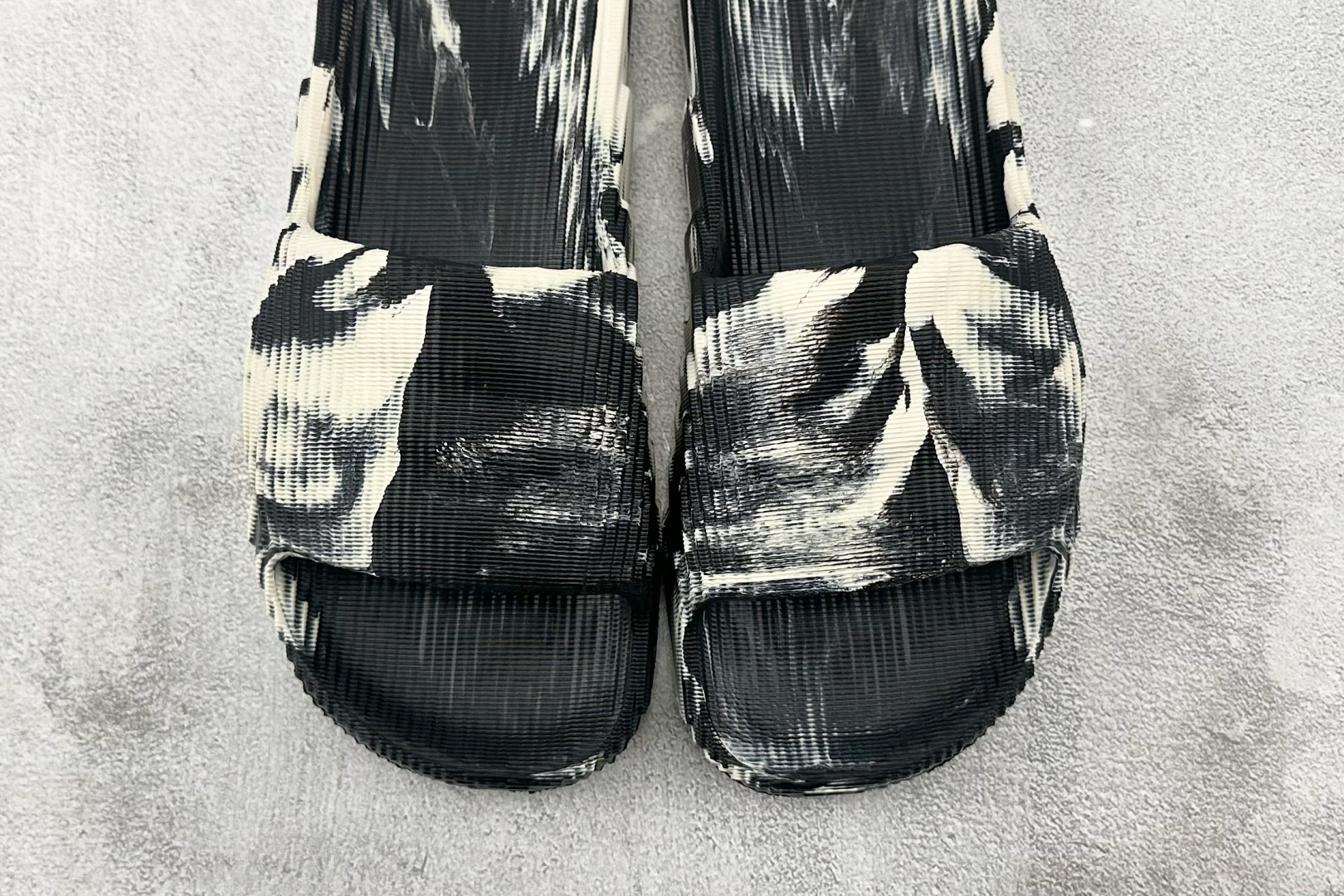 adidas originals ADILETTE 22 黑灰 GX6947