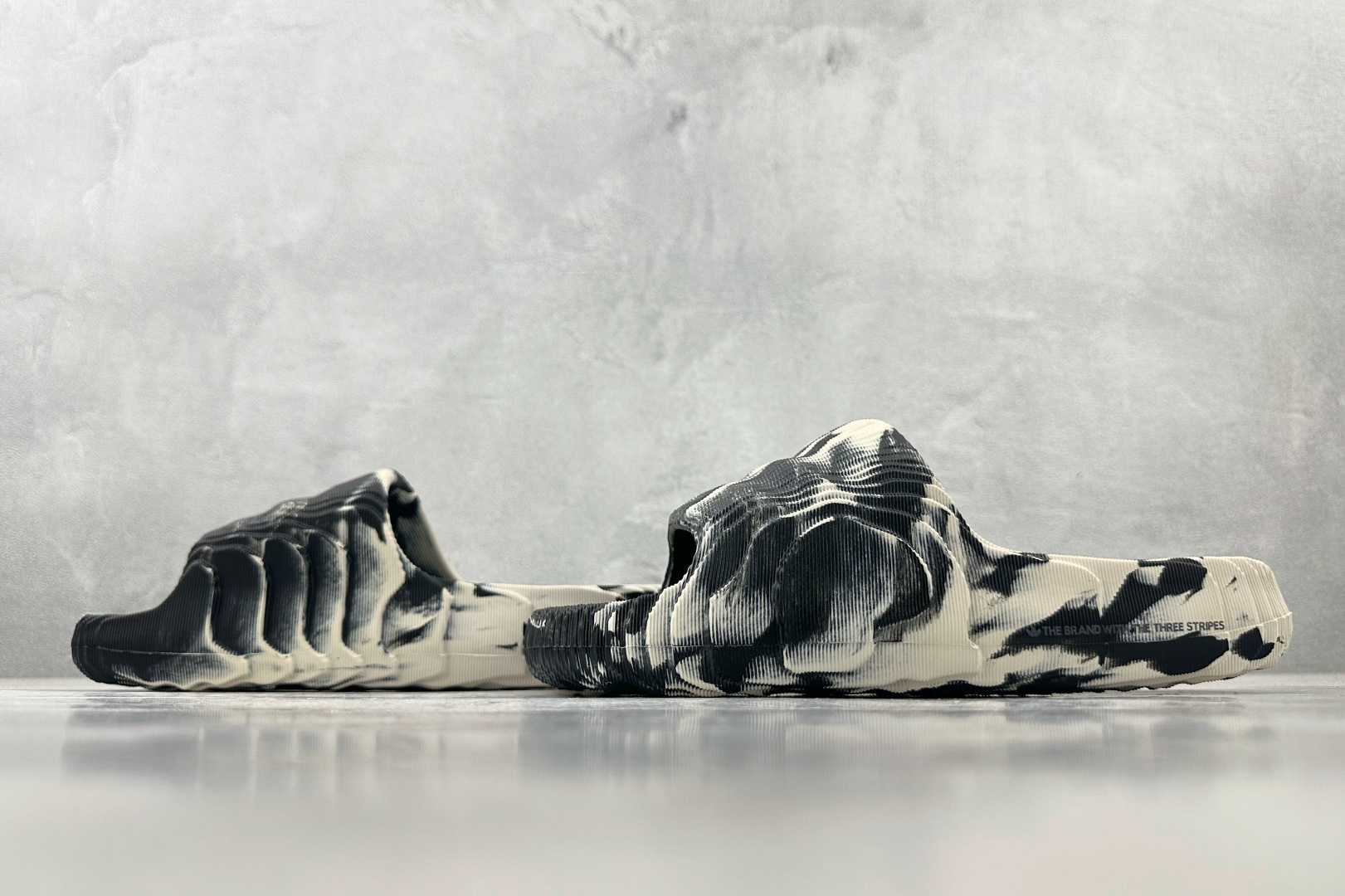 adidas originals ADILETTE 22 黑灰 GX6947