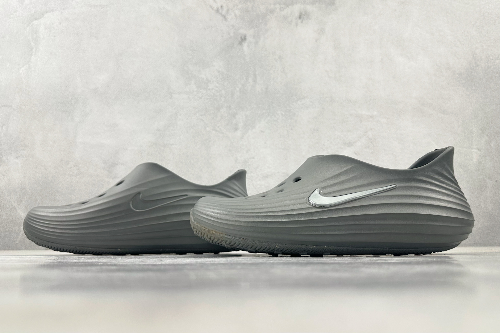 Nike ReactX Rejuven8 灰色 HV5060-002