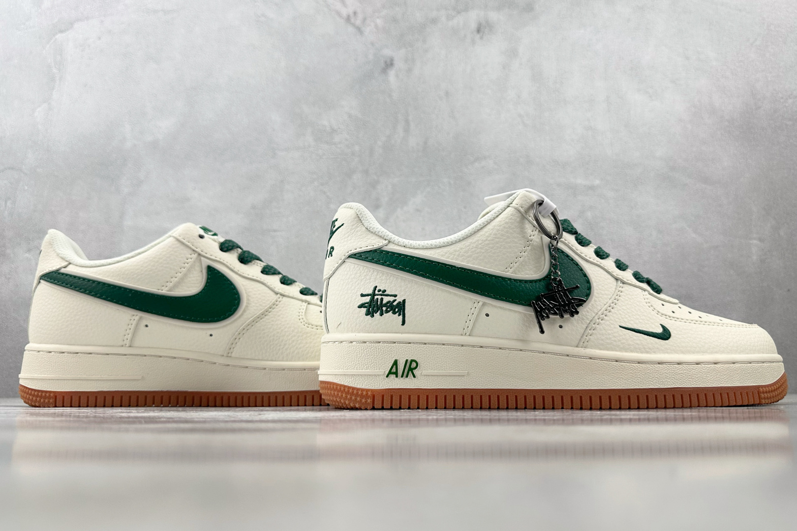 XC 
Nike Air Force 1'07 斯图西 联名 米白绿

货号：XX3168 138
尺码
