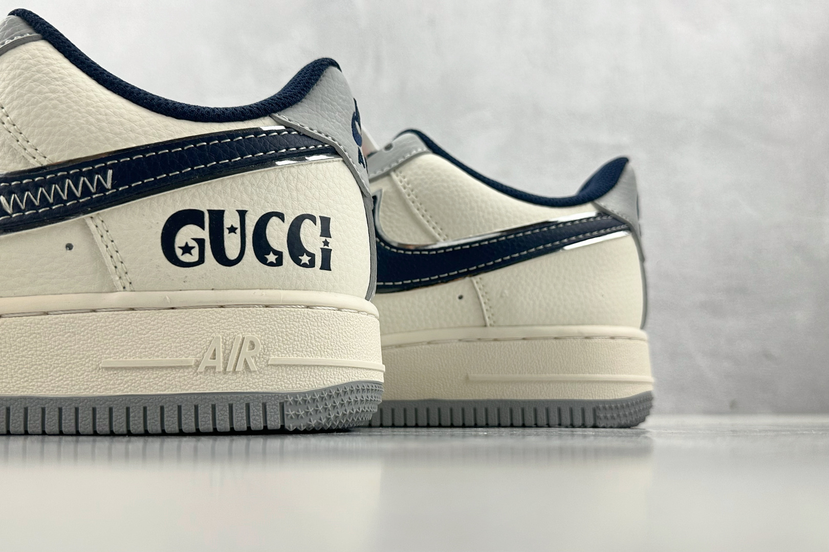 XC 
Nike Air Force 1'07 GUCCI 联名 灰白

货号：XS1958 543
尺