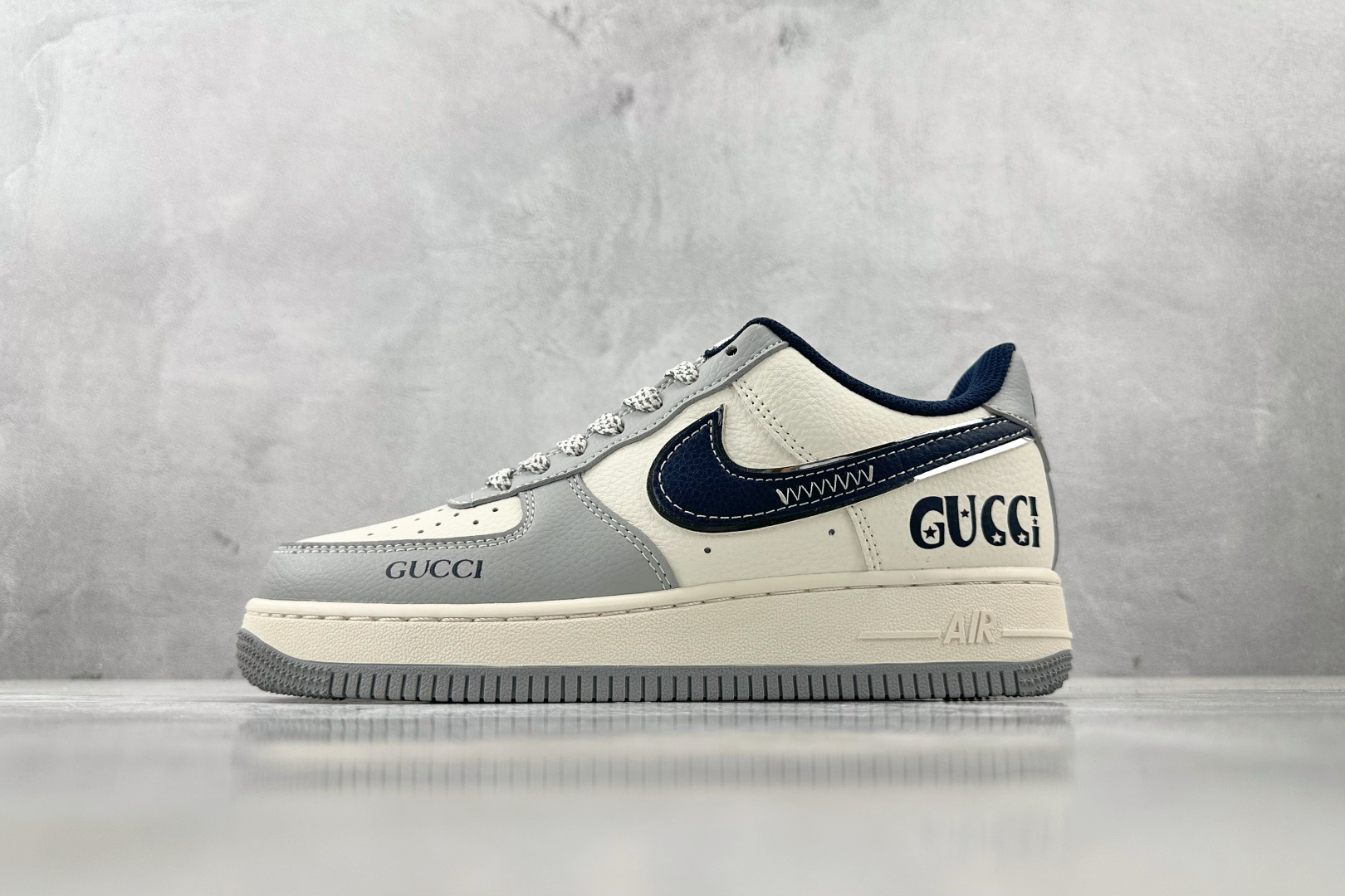 XC 
Nike Air Force 1'07 GUCCI 联名 灰白

货号：XS1958 543
尺