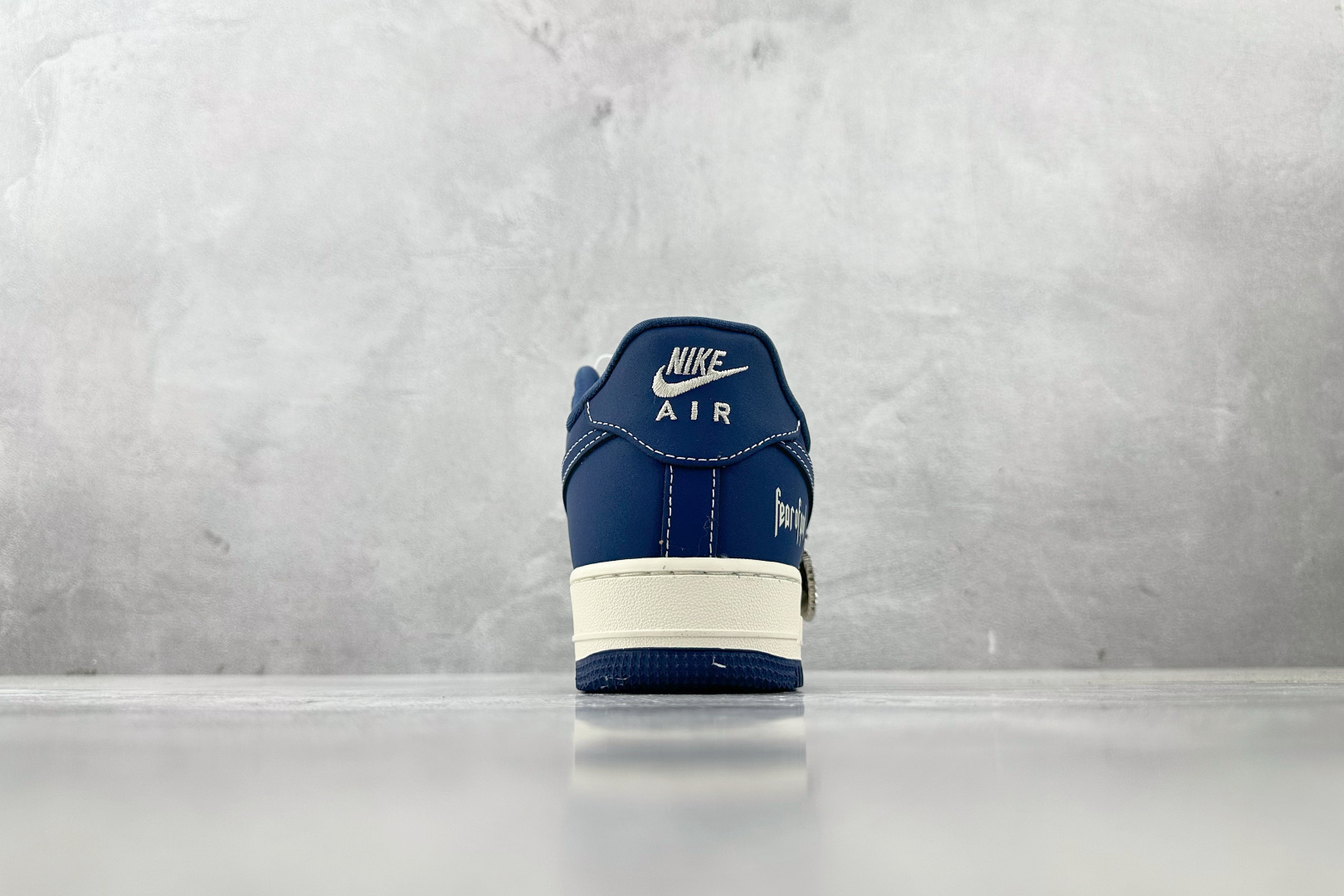 XC 
Nike Air Force 1'07 fear of qod 联名 蓝白

货号：KK1988