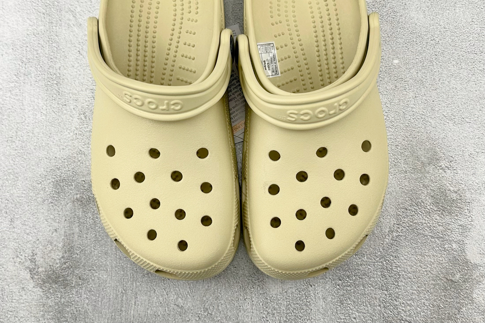 Crocs Classic Clog EVA Sandal: Lightweight Comfort, Iconic Design 8 cmp i1745516585636 947 0 6