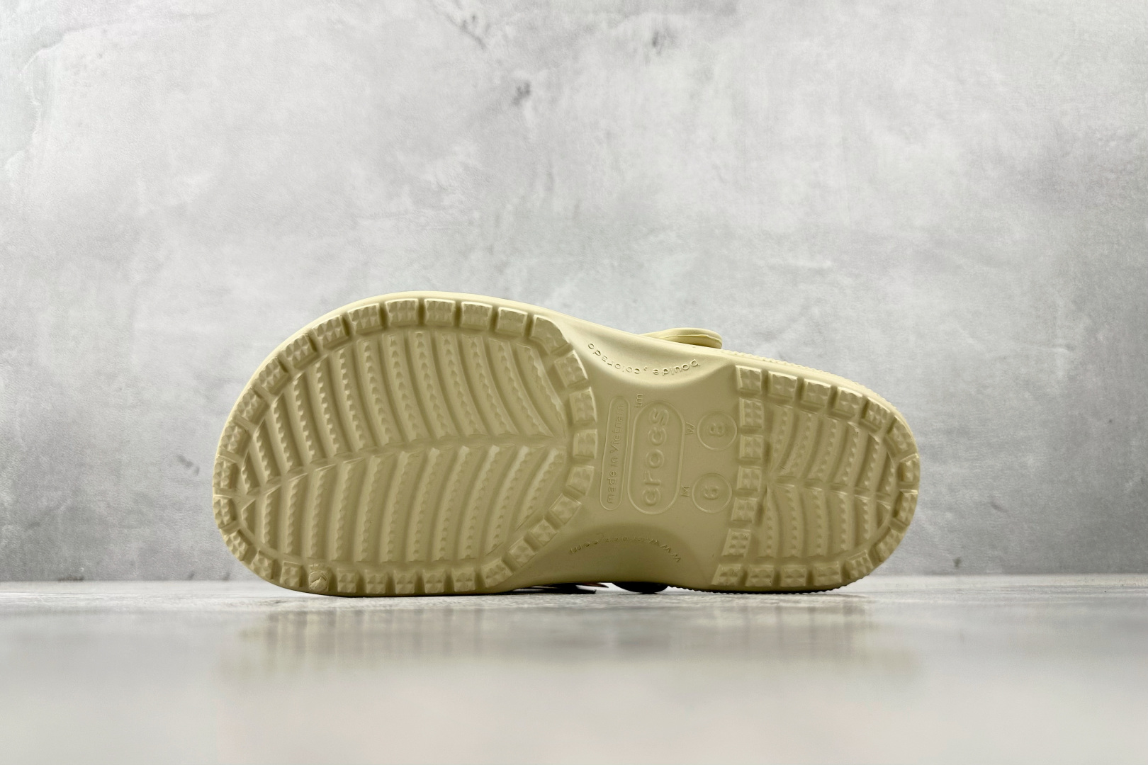 Crocs Classic Clog EVA Sandal: Lightweight Comfort, Iconic Design 5 cmp i1745516595382 854 0 3