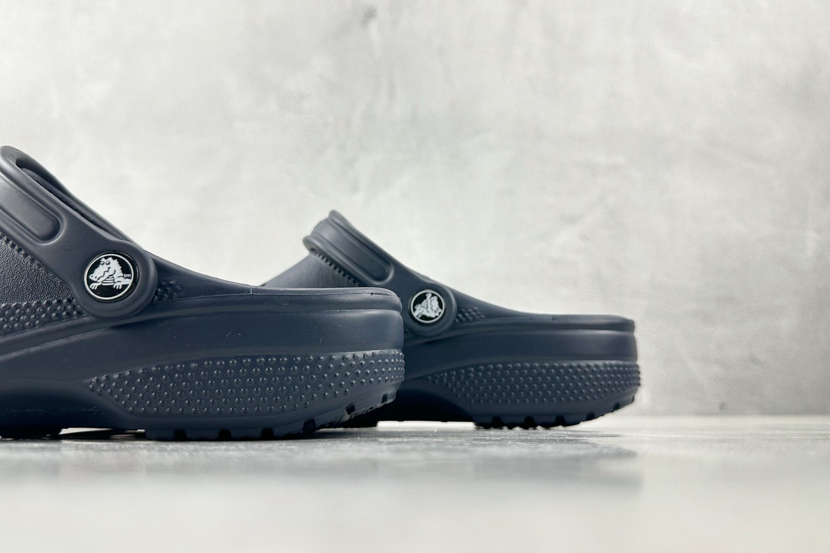 Crocs Classic Clog - Lightweight Comfort, Versatile Style, and Iconic Design 9 cmp i1745516783130 8428 0 7