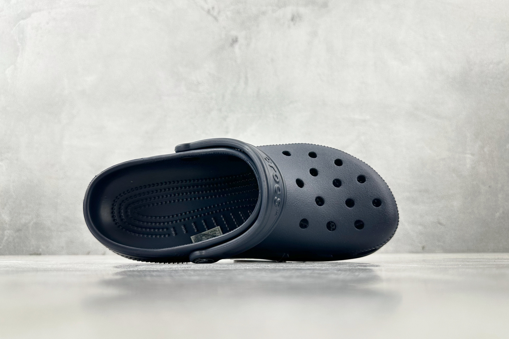 Crocs Classic Clog - Lightweight Comfort, Versatile Style, and Iconic Design 4 cmp i1745516783130 9324 0 2